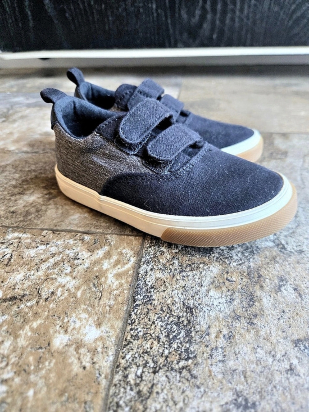 Black And Gray Old Navy Toddler Boy Shoes Size 7